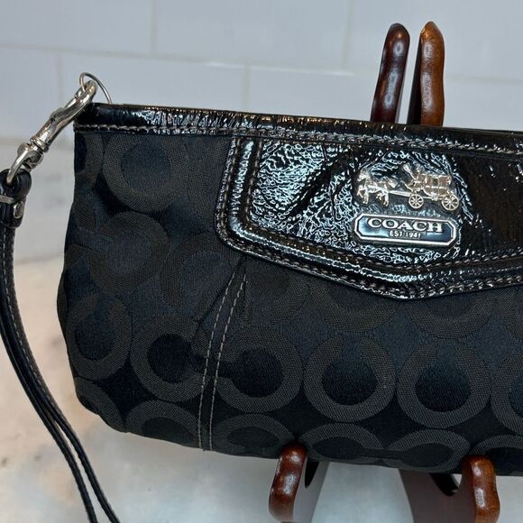 Coach Madison Horse & Carriage Op Art Signature Logo XL Wristlet - Picture 2 of 16